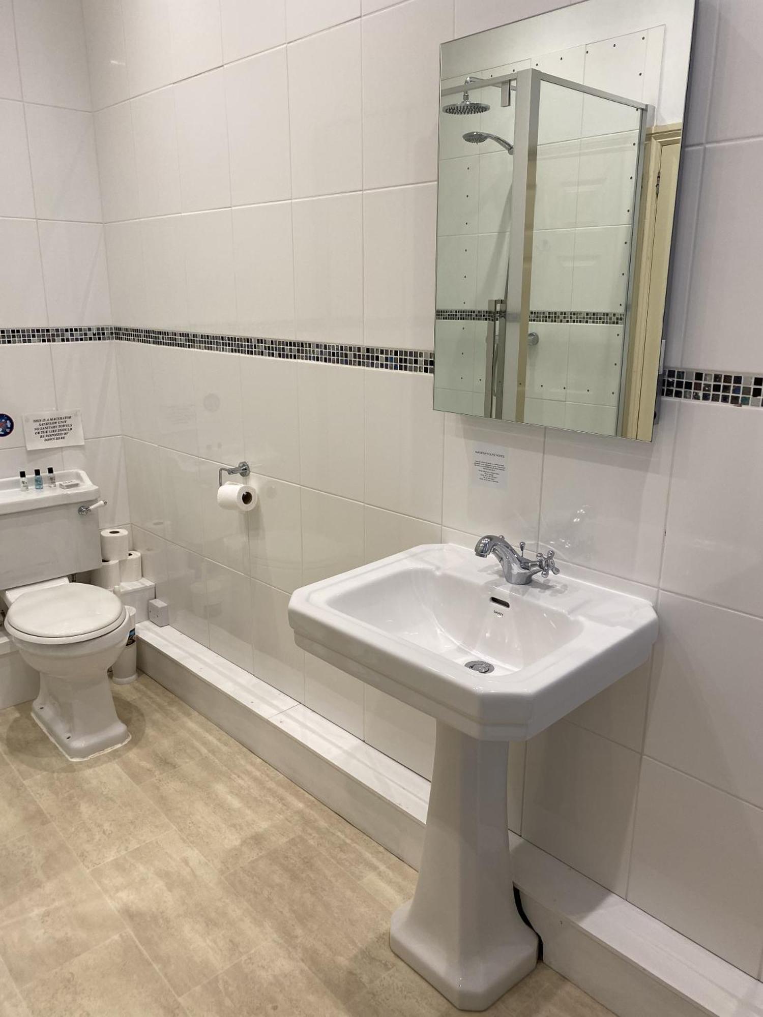 New Inn Hotel Lechlade Quarto foto